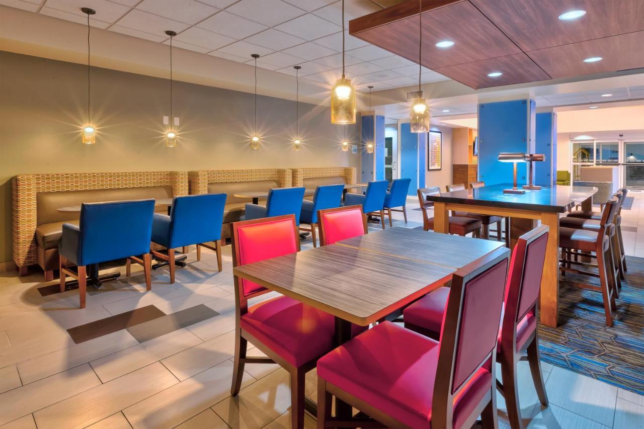 Holiday Inn Express & Suites - Effingham By Ihg Extérieur photo